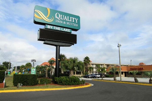 Quality Inn & Suites Kissimmee by The Lake image 2